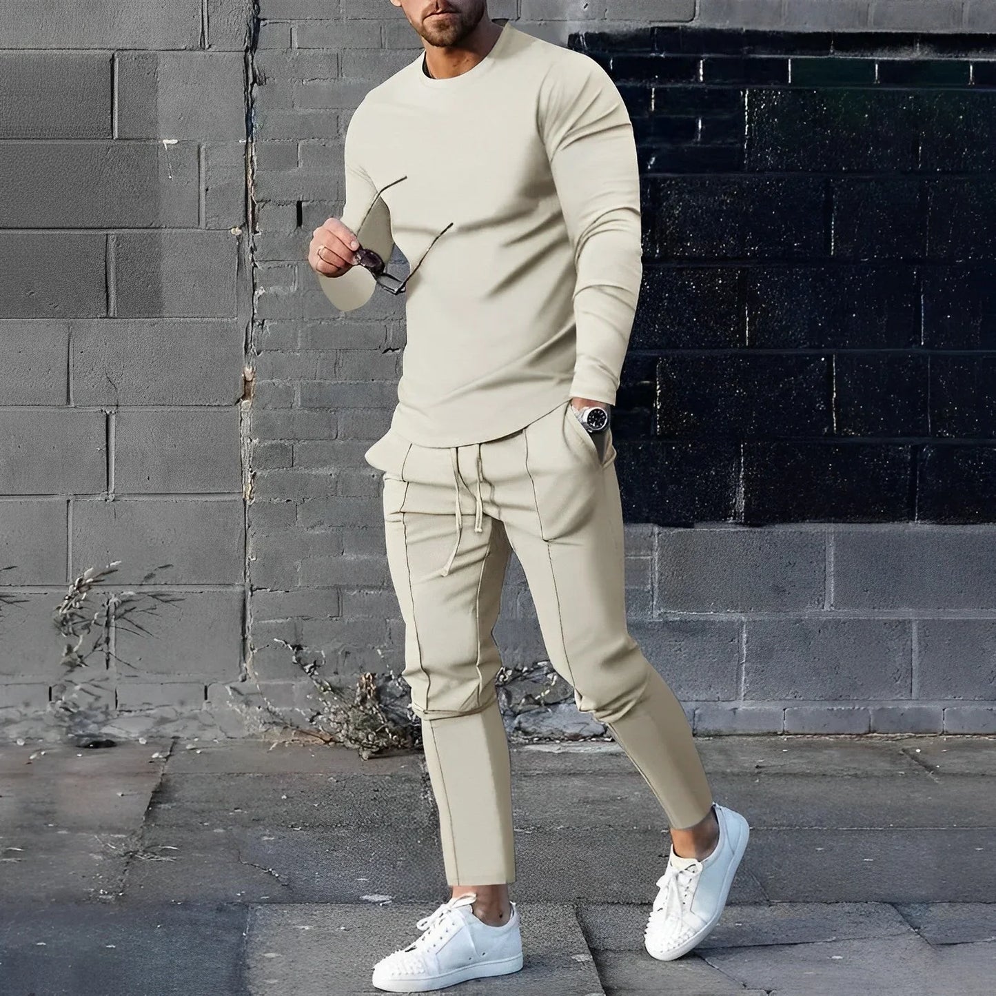 Ensemble homme élégant composé d'un pull manches longues et d'un pantalon Edward